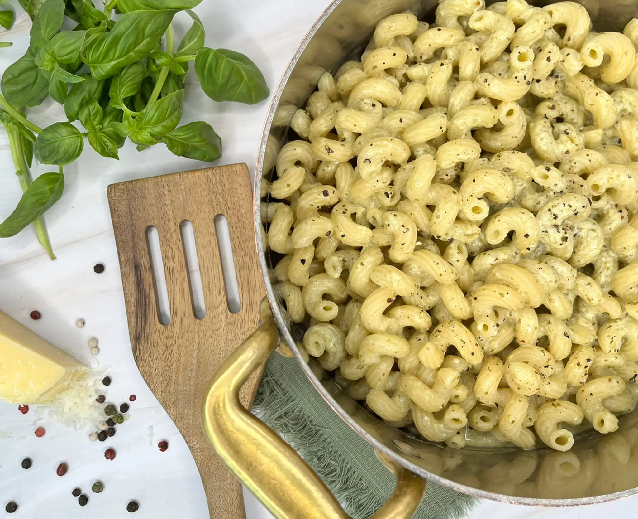 Pasta Pesto PREP2 1600x1300