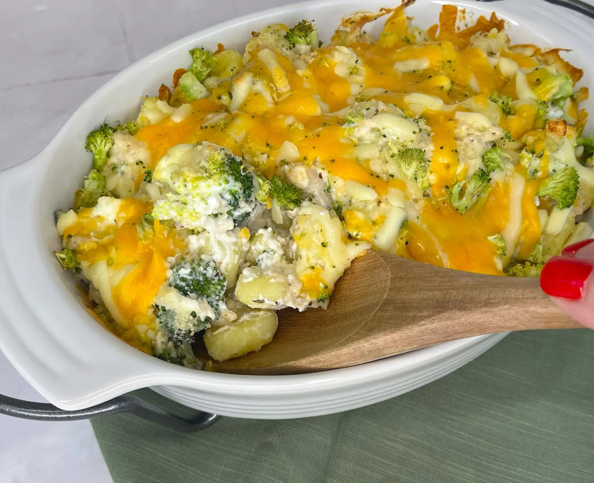 Click to open Cheesy Chicken and Broccoli Gnocchi recipe