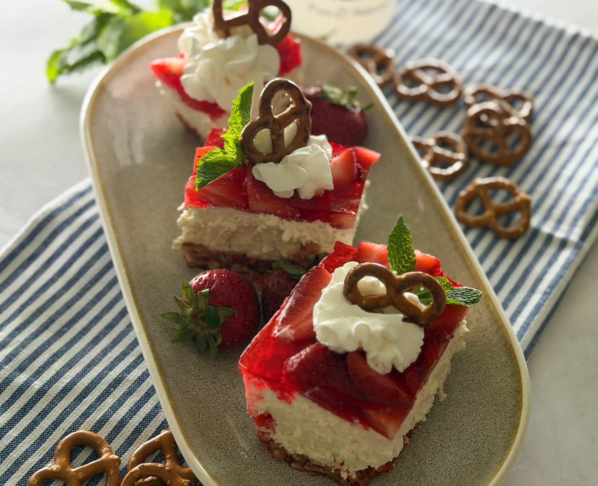 Click to open Strawberry Pretzel Dessert recipe