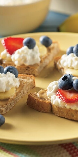 BANANA BERRY TOASTS 770x628 4580