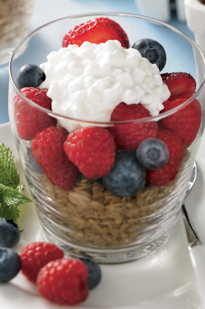 Berry Breakfast Parfait with Cottage Cheese