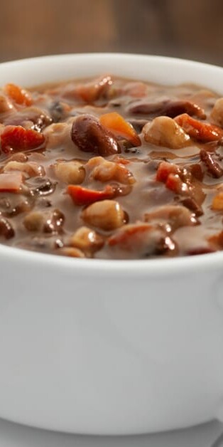 BLACK BEAN VEGETARIAN CHILI 770x628