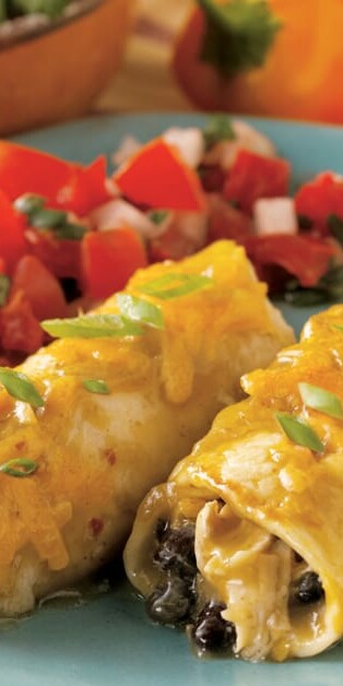 CHICKEN AND BLACK BEAN ENCHILADAS 770x628