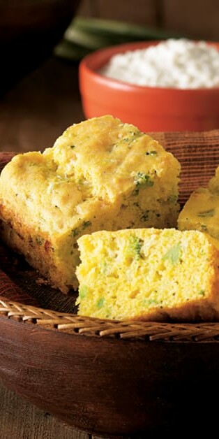COTTAGE CHEESE BROCCOLI CORNBREAD 770x628