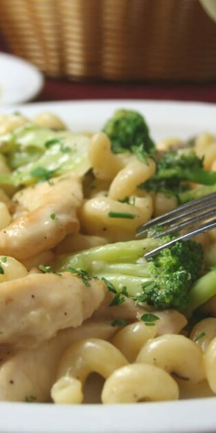 CREAMY TURKEY WITH PASTA 770X628