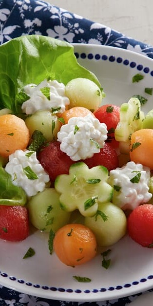 CUCUMBER MELON SALAD 770x628 9397