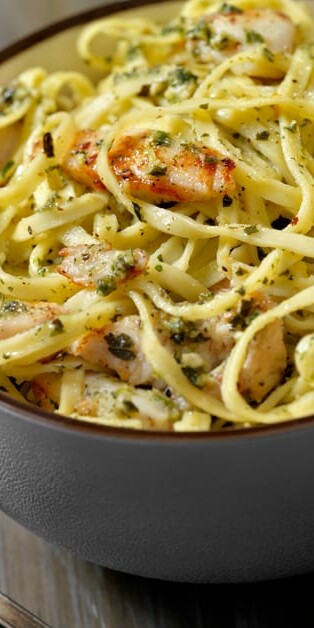 Creamy Pasta With Herb Roasted Turkey 770x628 2170