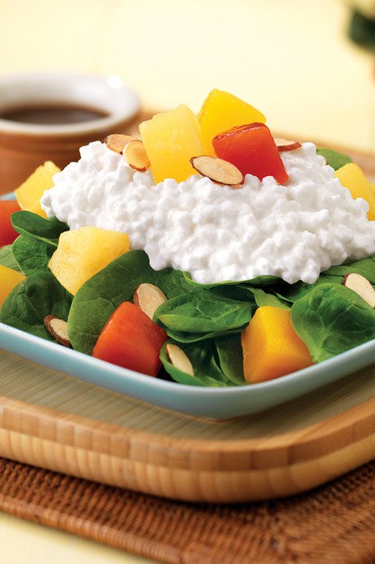 EASY TROPICAL FRUIT SPINACH SALAD 770x628