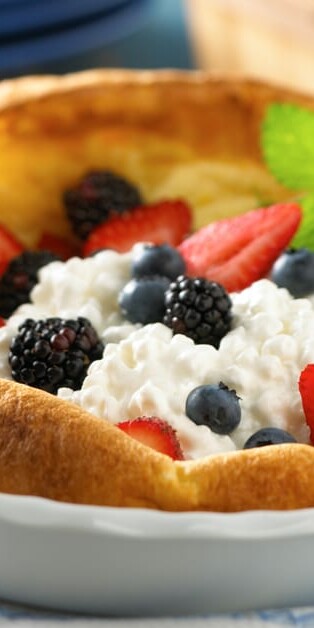FRESH FRUIT AND CHEESE PUFF PASTY 770x628