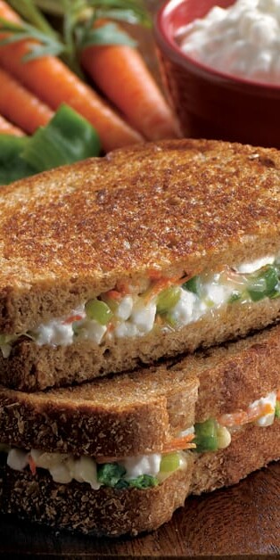 GARDEN GRILLED CHEESE SANDWICH 770x628
