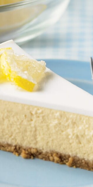LEMON SOUR CREAM CHEESECAKE 770x628