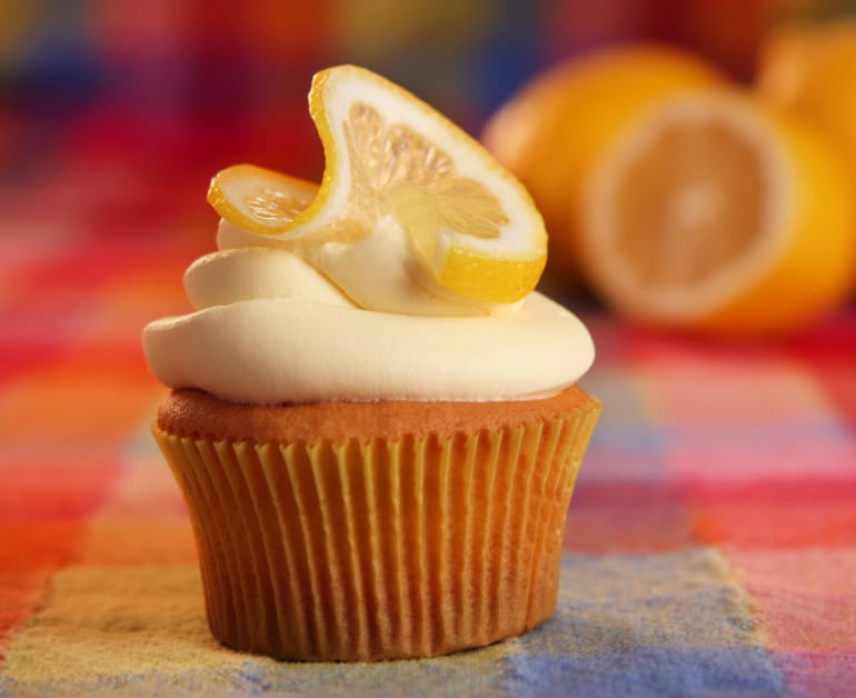 Easy Lemon Daisy Cupcakes