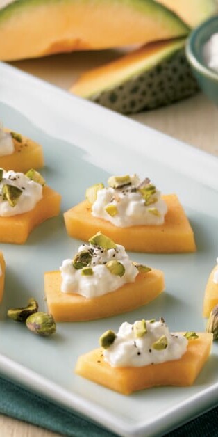 MELON AND COTTAGE CHEESE CANAPES 770x628