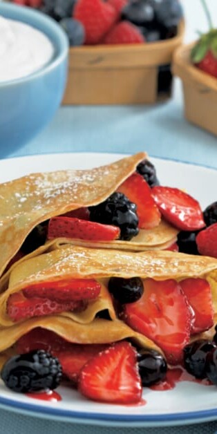 MIXED BERRY CREPES 770x628