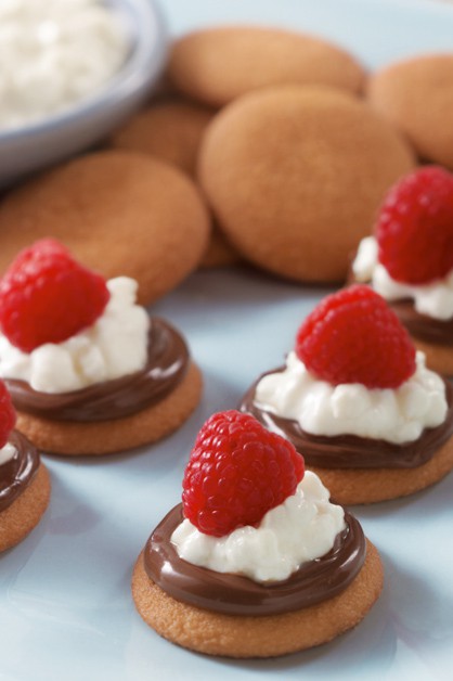 RASPBERRY HAZELNUT SNACK BITES 770x628