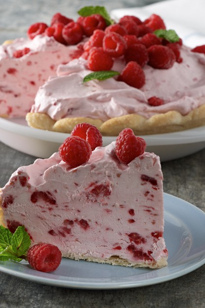 Raspberry Cream Pie 770x628 9760
