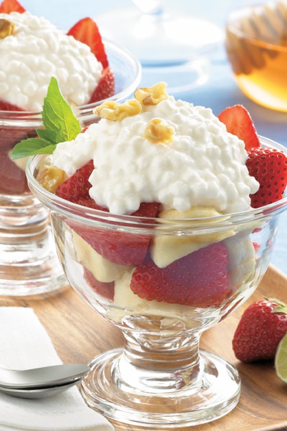 STRAWBERRY BANANA PARFAITS 770x628