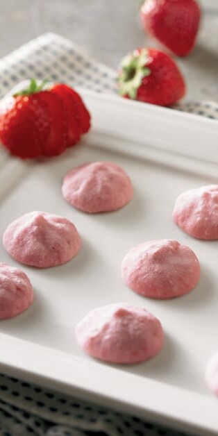 STRAWBERRY DOTS 770x628 8245