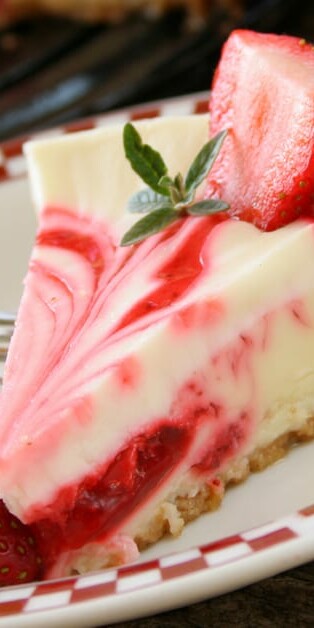 STRAWBERRY SWIRL PIE 770x628