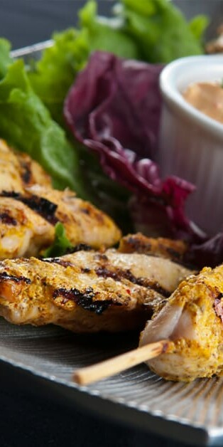 TANDOORI CHICKEN SKEWERS 770x628