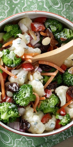 Broccoli Cauliflower Salad 770x628 2273