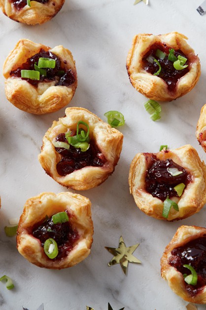 Cheesy Cranberry Pastry Puffs 770x628 1652