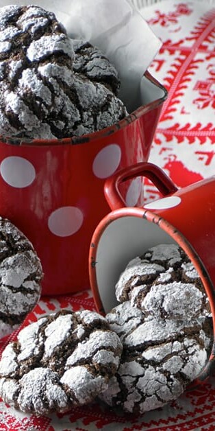 Chocolate Crinkle Cookies 770x628 1153