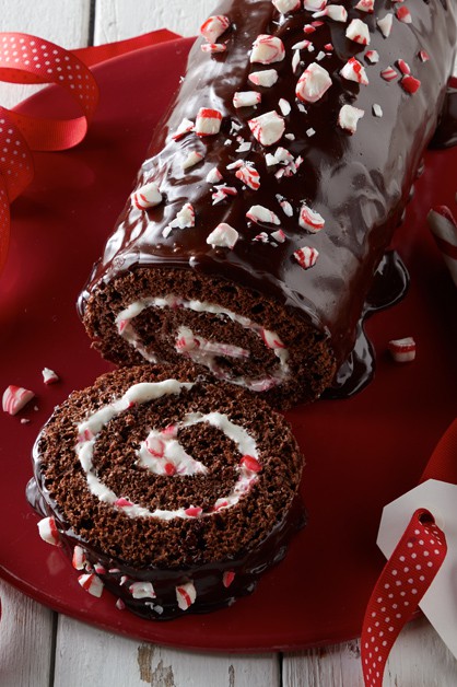 Chocolate Peppermint Roll 770x628 5756