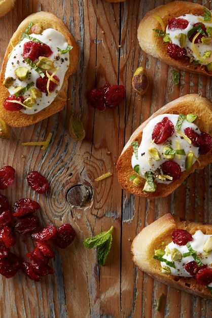 Cranberry Pistachio Crostini 770x628 3803