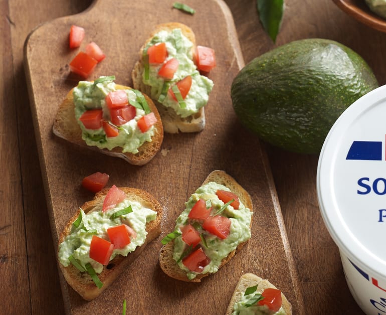 View recommended Creamy Guacamole Bruschetta recipe