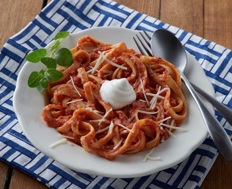 Click to open Tallarines De Fettuccine Cremosa Con Salsa De Tomates recipe