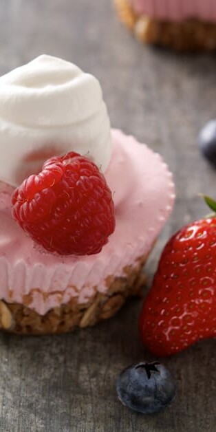 Frozen Berry Dessert2 770x628 7080