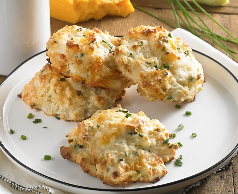 View recommended Garlic Cheese Drop Biscuits recipe