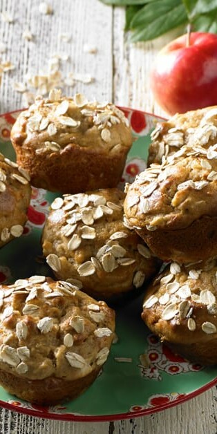 Hearty Apple Oatmeal Muffins 770x628 1360