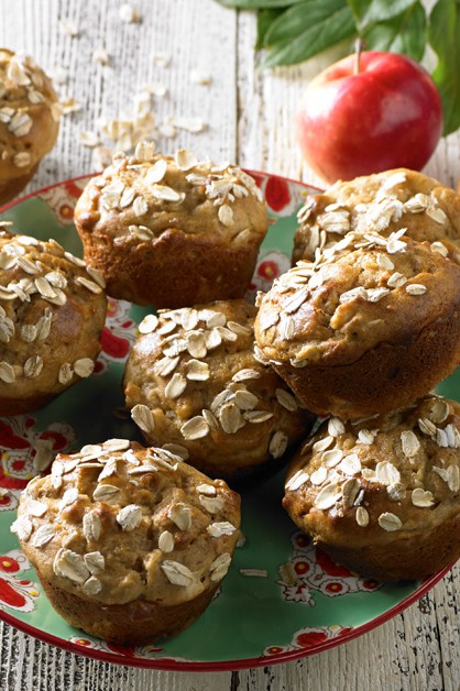 Hearty Apple Oatmeal Muffins 770x628 1360