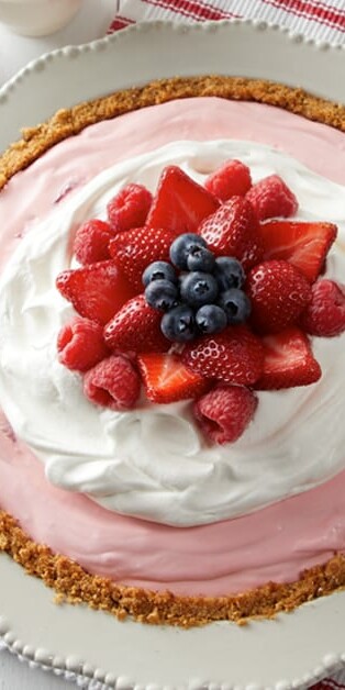 No Bake Strawberry Cream Pie 770x628 7656