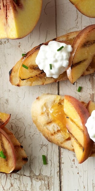 Peach Crostini2 770x628 9162