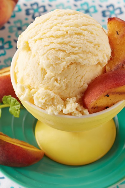 Peach Ice Cream W Grilled Peaches 770x628 5527
