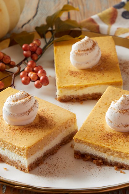 Pumpkin Cheesecake Bars 770x628 1402