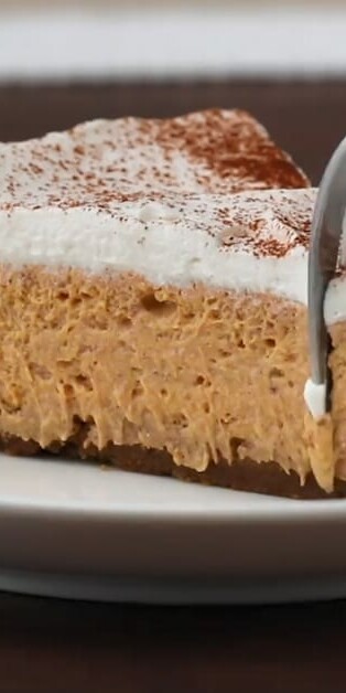 Pumpkin Cheesecake2 770x628 6524