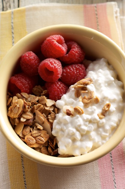 Raspberry granola breakfast bowl