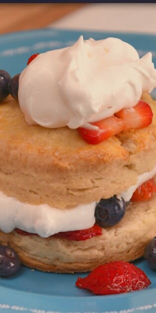 Sour Cream Biscuit Shortcakes 770x628 1351
