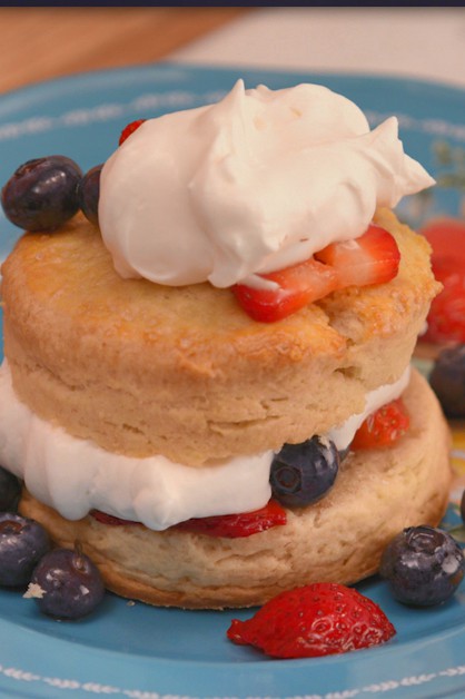 Sour Cream Biscuit Shortcakes 770x628 1351