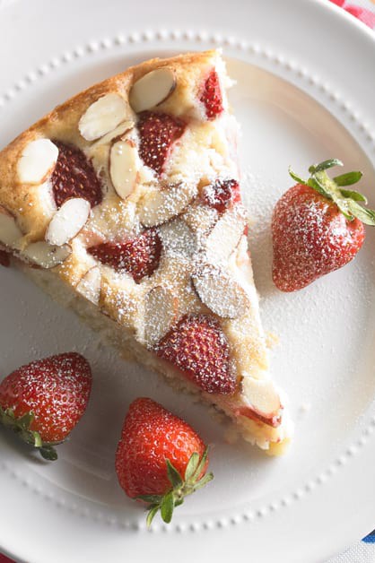 Strawberry Almond Cake 770x628 2370