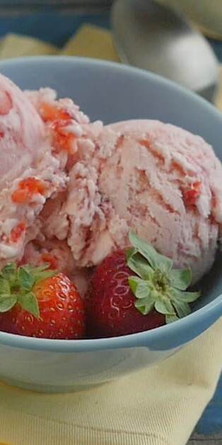 Strawberry Ice Cream2 770x628 1903