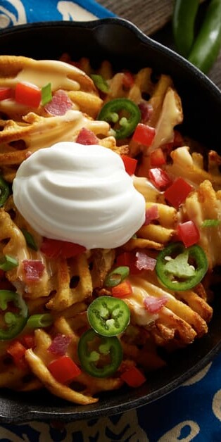 Waffle Fry Nachos 770x628 2815