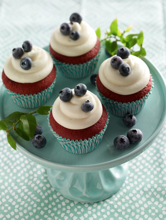 Daisy Sour Cream Red Velvet Cake slider image 3