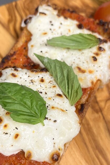 CC Baguette Pizza 770x628